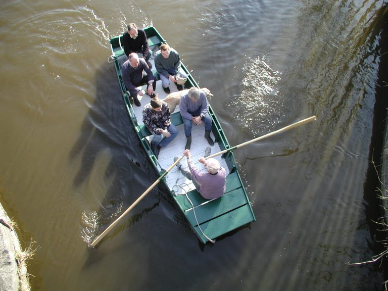 6. La barque de passage d’eau de Profondeville